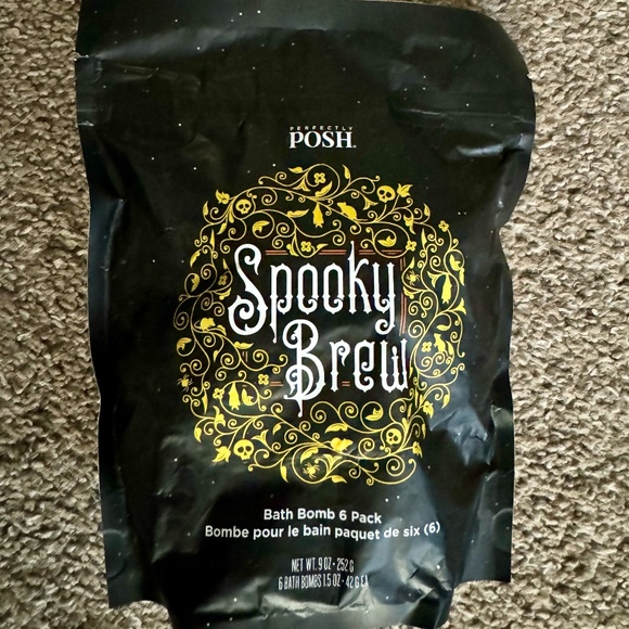 Perfectly Posh "Spooky Brew" bath bomb (6-pack) - Picture 1 of 3